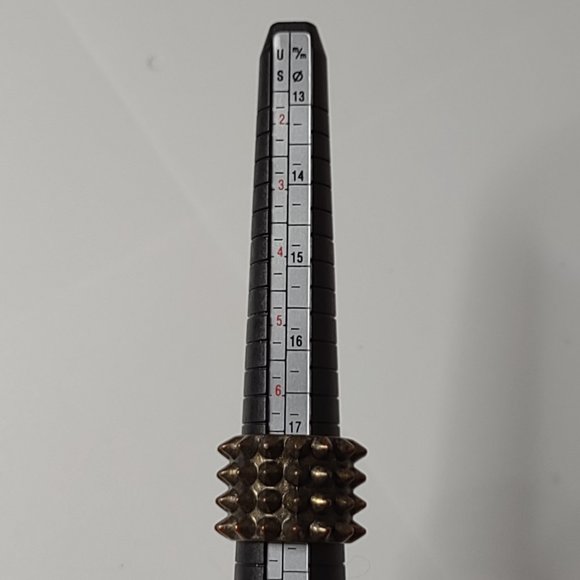 Very Cool Large Spike Ring Size 7.25 - Picture 9 of 9